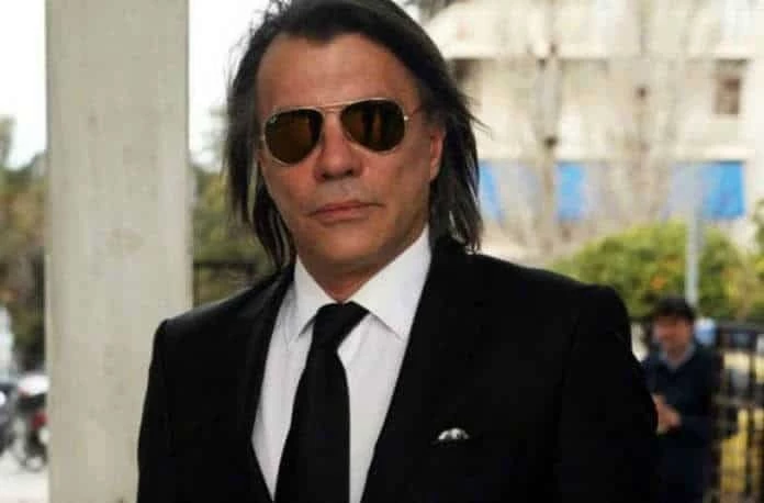 Δημοτικός σύμβουλος Μαραθώνα καταγγέλλει: Ο Ψινάκης έχει «στρατιά» από αστυνομικούς